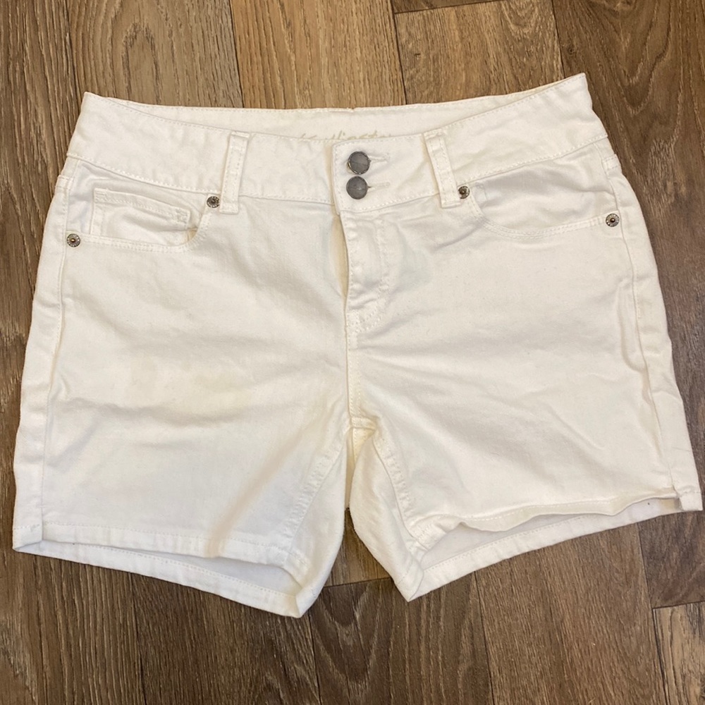 VS‎ hipster shorts